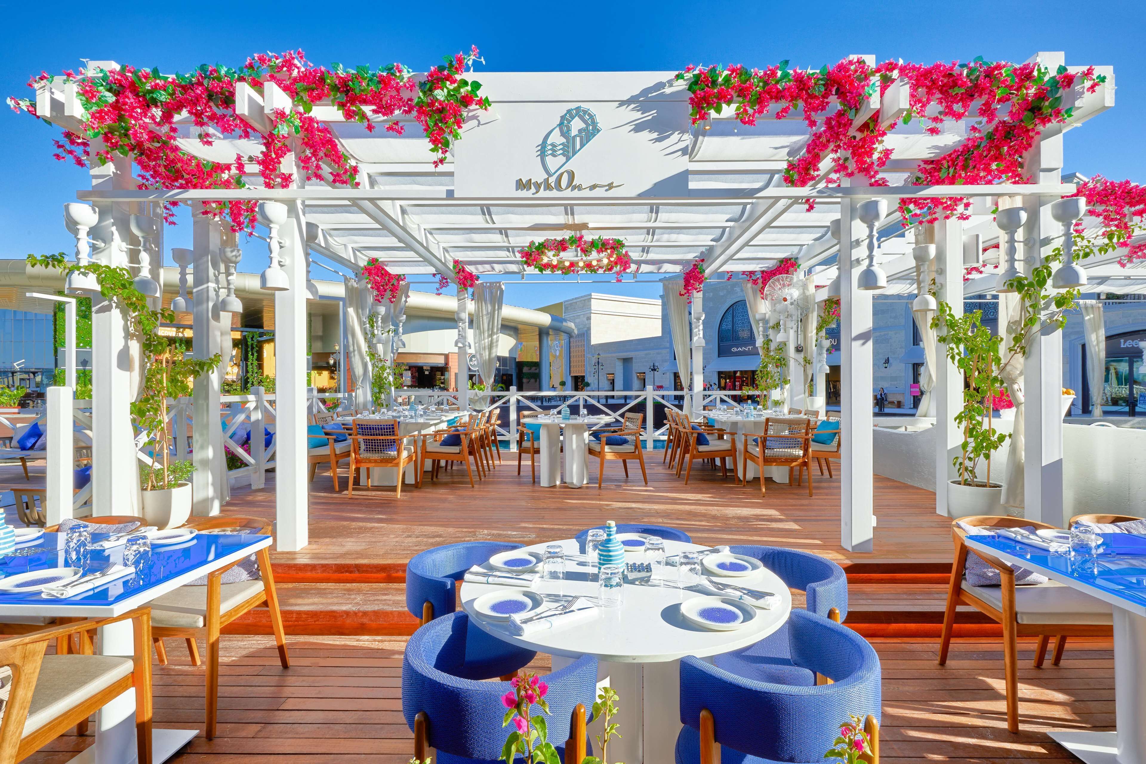 8 restaurantes; se sirven desayunos 