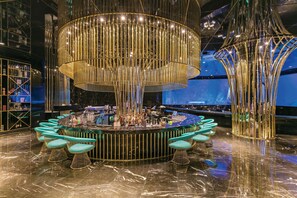 8 间餐厅，供应早餐