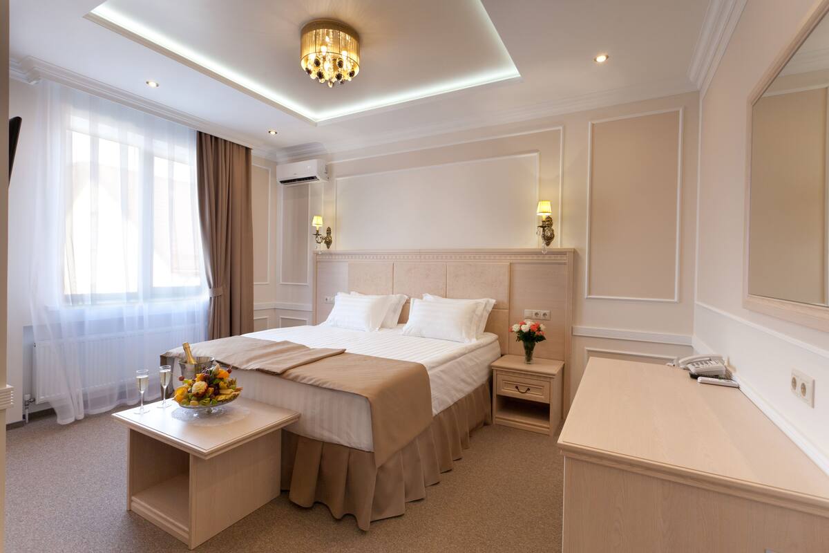Comfort Double or Twin Room | Premium bedding, minibar, in-room safe, desk