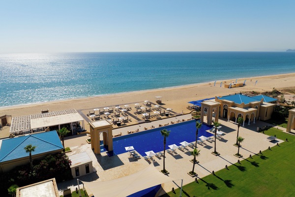 Beach nearby, sun loungers, beach umbrellas, beach towels