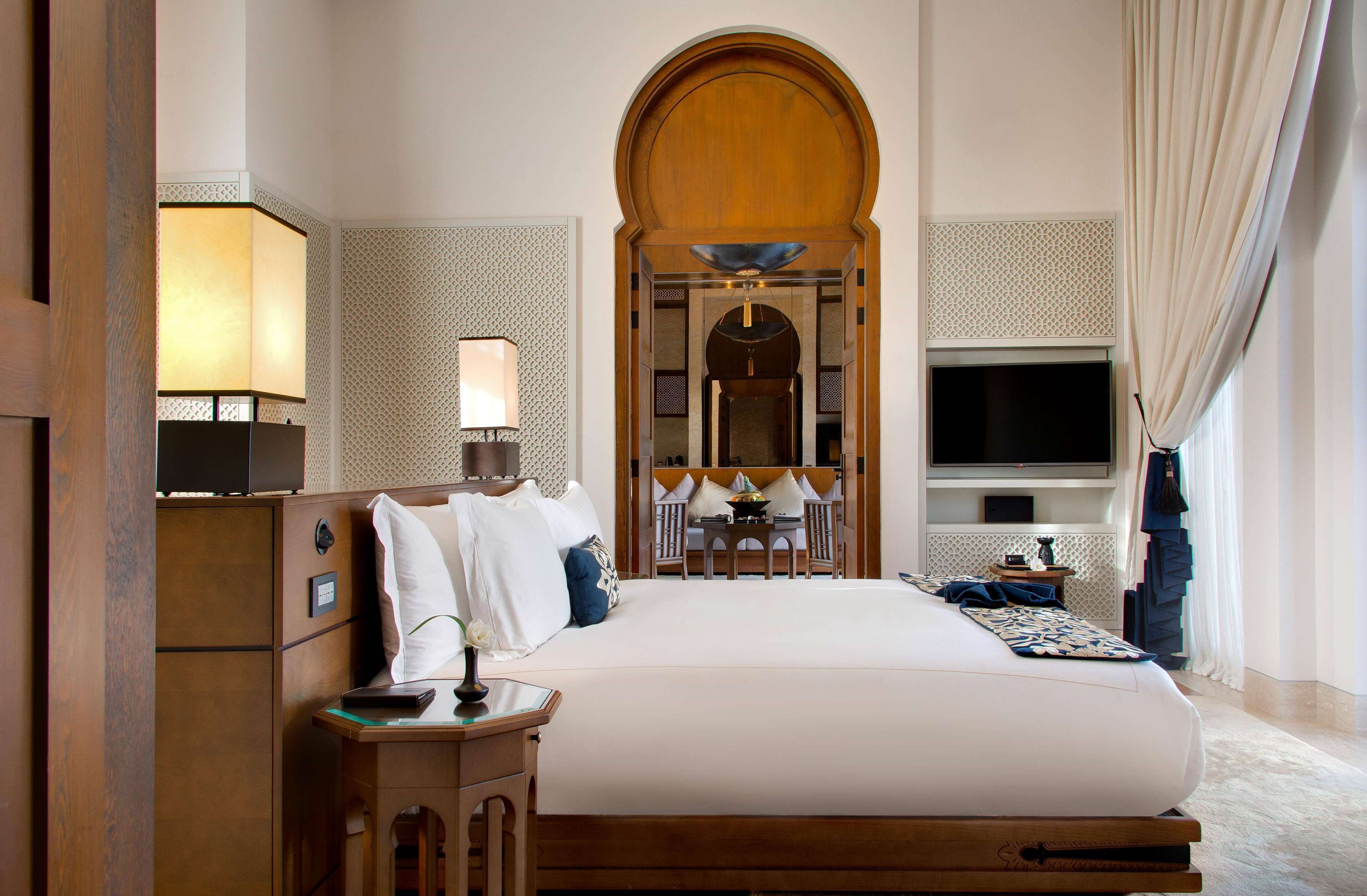 1 bedroom, hypo-allergenic bedding, minibar, in-room safe