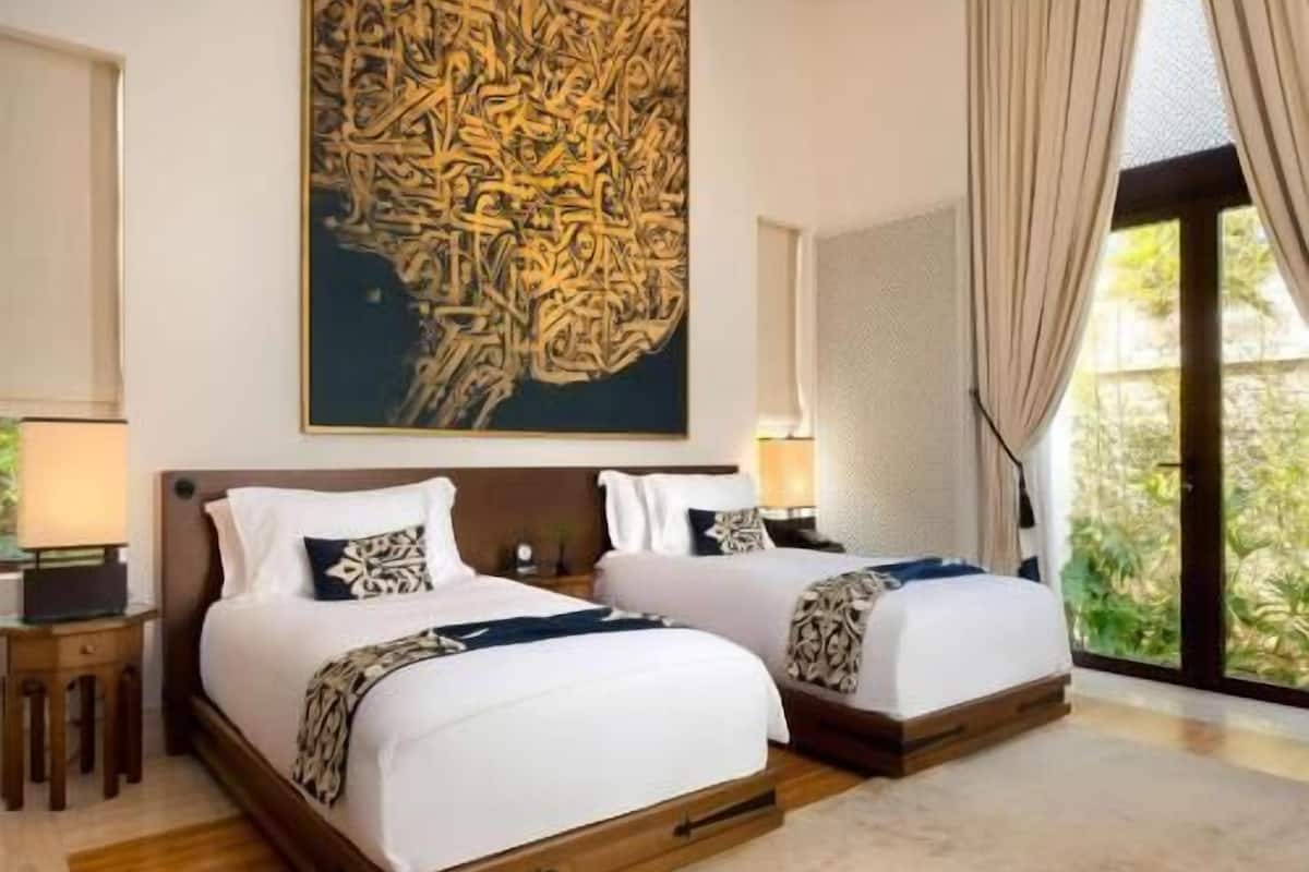 1 bedroom, hypo-allergenic bedding, minibar, in-room safe