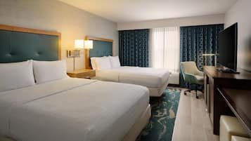 Escritorio, tabla de planchar con plancha y cunas gratuitas