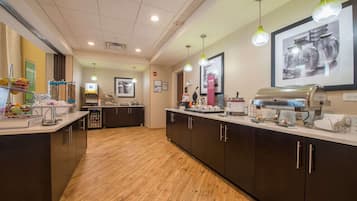 Sudah termasuk sarapan ala kontinental setiap hari