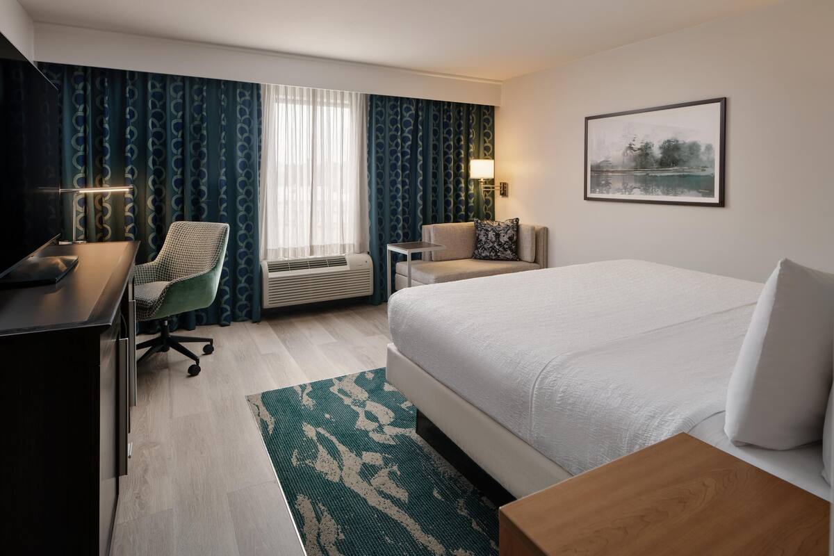 Rum - 1 kingsize-säng - tillgänglighetsanpassat - icke-rökare | Skrivbord, strykjärn/strykbräda och gratis barnsängar