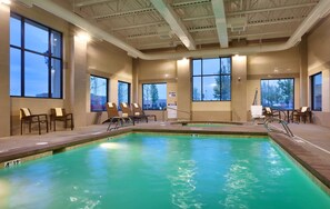 Indoor pool, sun loungers