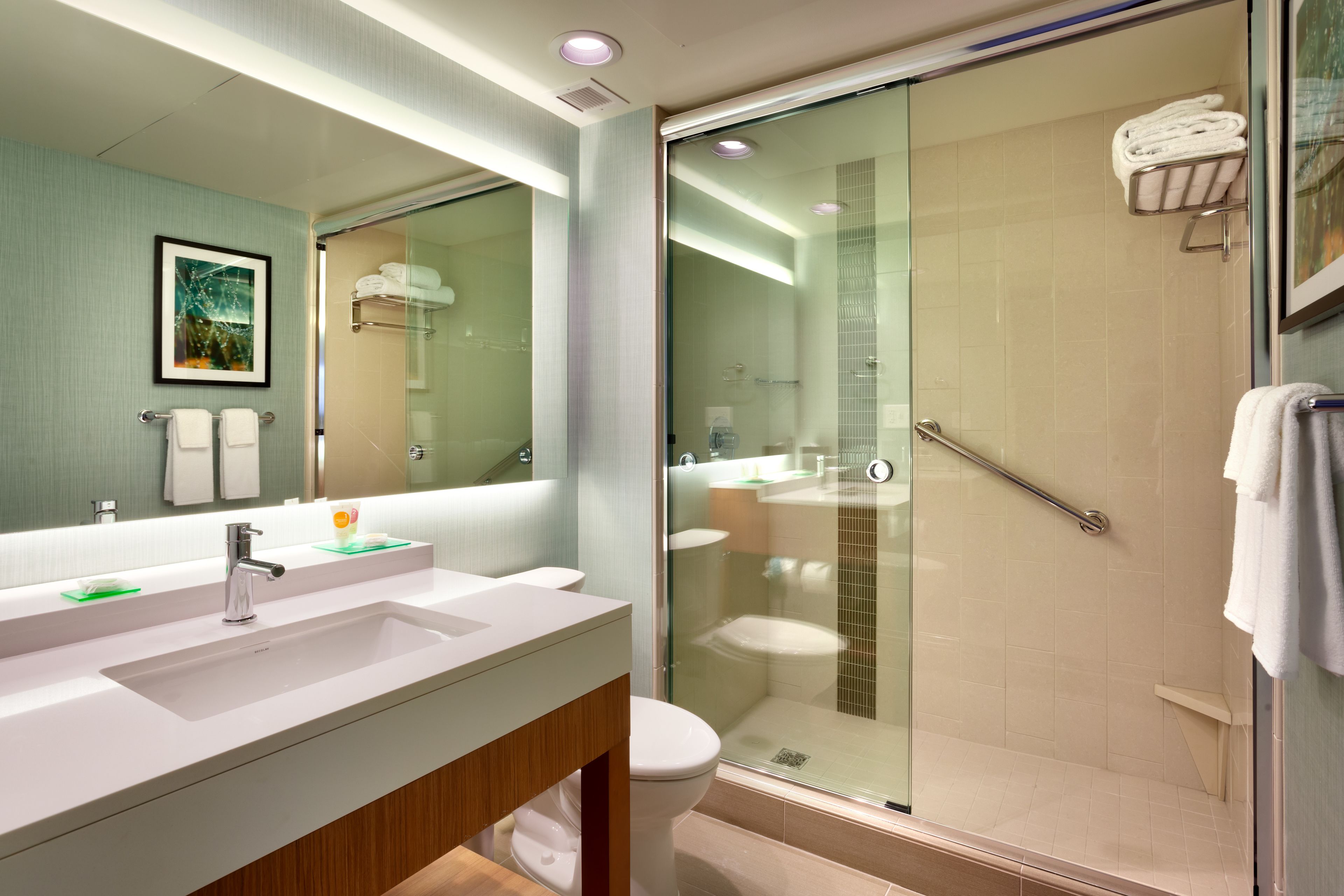 1 bedroom, desk, laptop workspace, blackout curtains