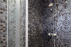 Apartment, 1 Bedroom, Lanai, Executive Level (Cardiga) | Bathroom shower - Feeling Lisbon Pessoa Apartments (Lisbon)