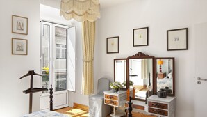 Apartment, 2 Bedrooms, Garden Area (Rua da Quintinha) | Room amenity