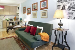 Living room - Feeling Lisbon Pessoa Apartments (Lisbon)