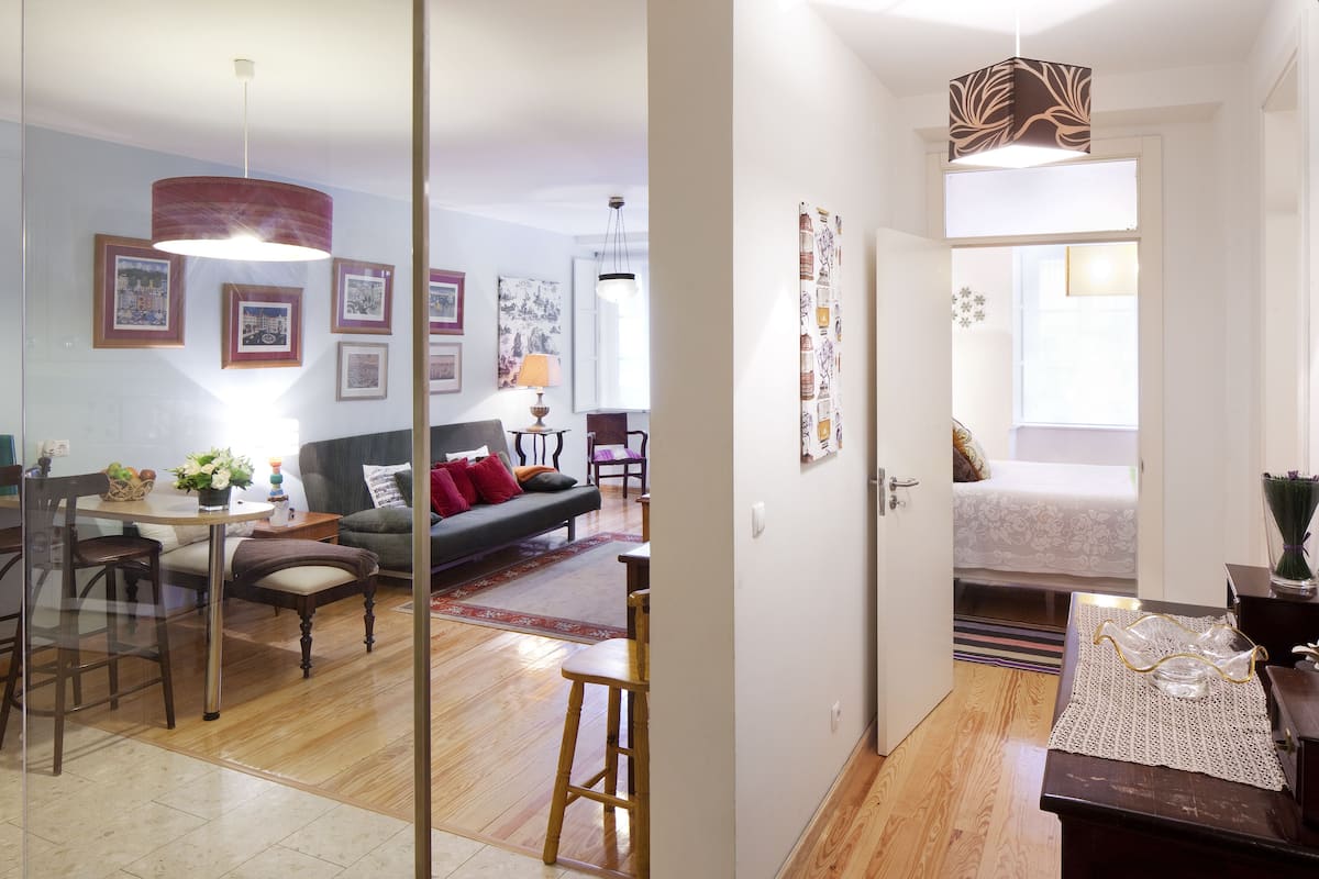 Appartement, 1 slaapkamer, op benedenverdieping (Travessa Convento de Jesus) | Woonkamer | Ledtelevisie en Netflix