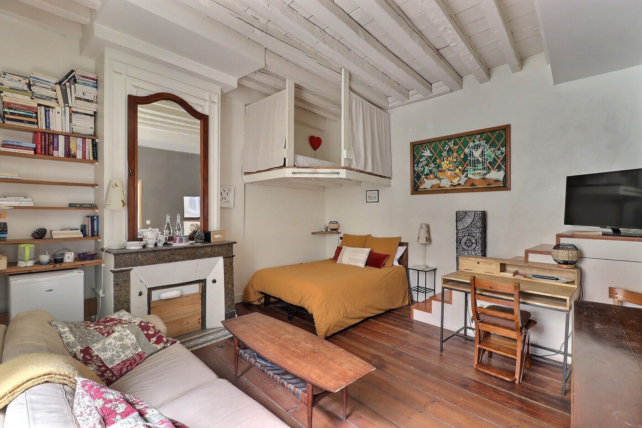 Executive Single Room, Ensuite, City View (Chambre double Solenne) | Premium bedding, individually decorated, individually furnished, desk