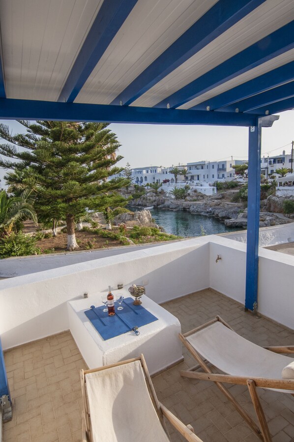 Deluxe Apartment, 2 Bedrooms | Balcony view - Kanellis Studios (Kithira)