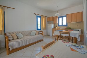 Apartment, Balcony | Living area | Flat-screen TV - Kanellis Studios (Kithira)