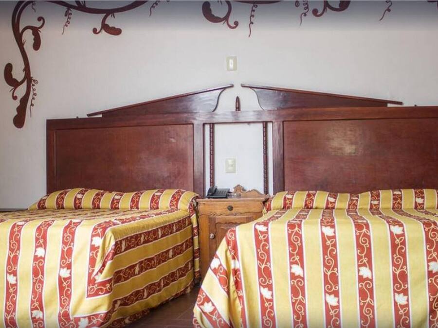 Caja fuerte, escritorio, wifi gratis y accesible en silla de ruedas