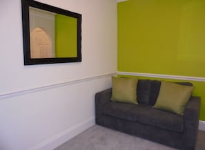 Free WiFi, bed sheets - The Millbrook B & B (Torquay)