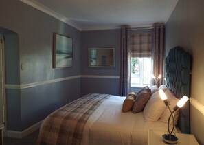 Free WiFi, bed sheets - The Millbrook B & B (Torquay)