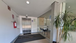 Pintu masuk interior