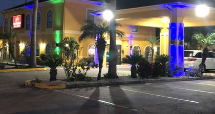 Los Fresnos Inn and Suites
