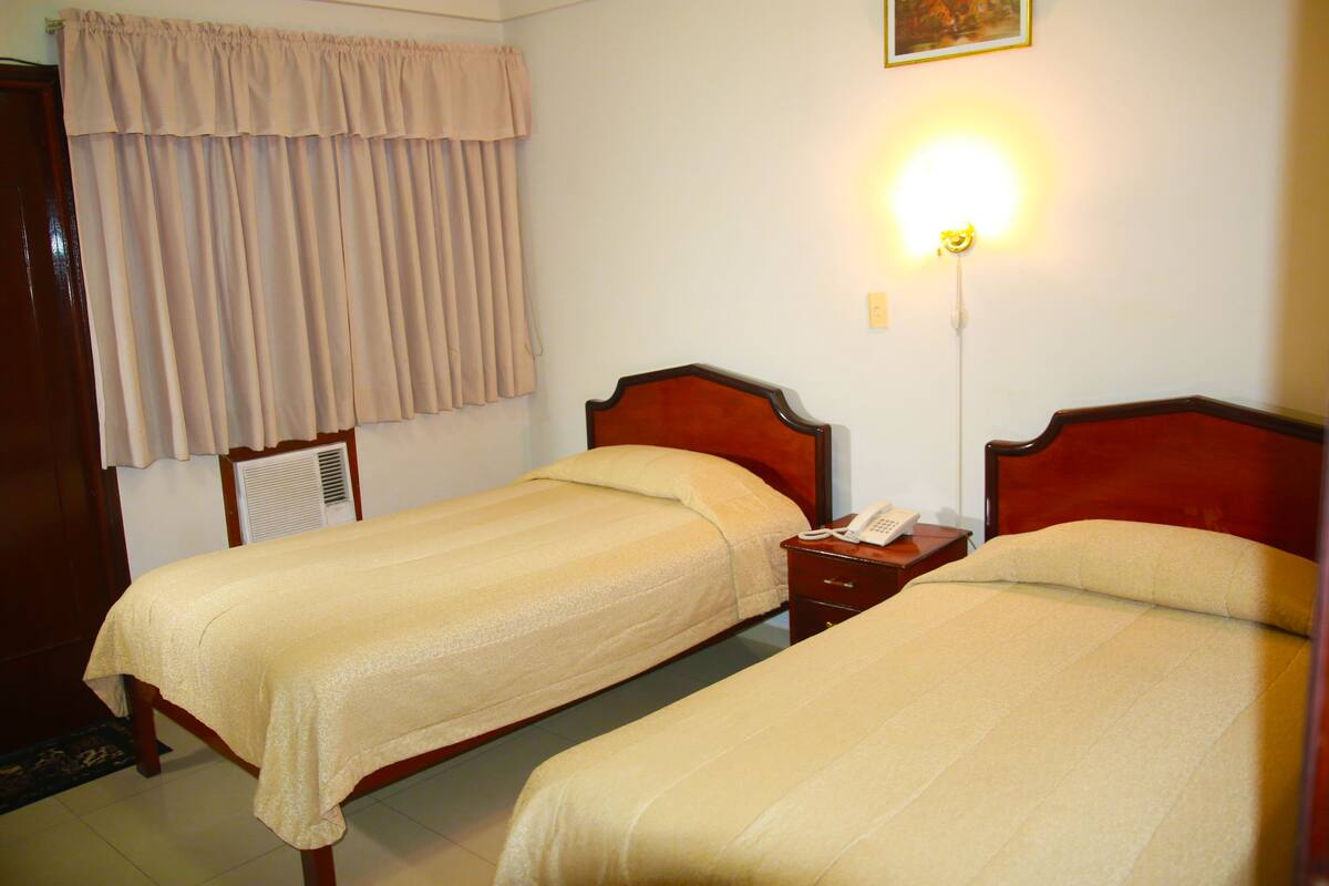 Twin Room | Rollaway beds, free WiFi