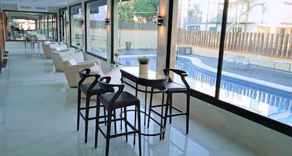 Hotel 153