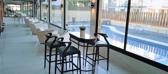 Hotel 153
