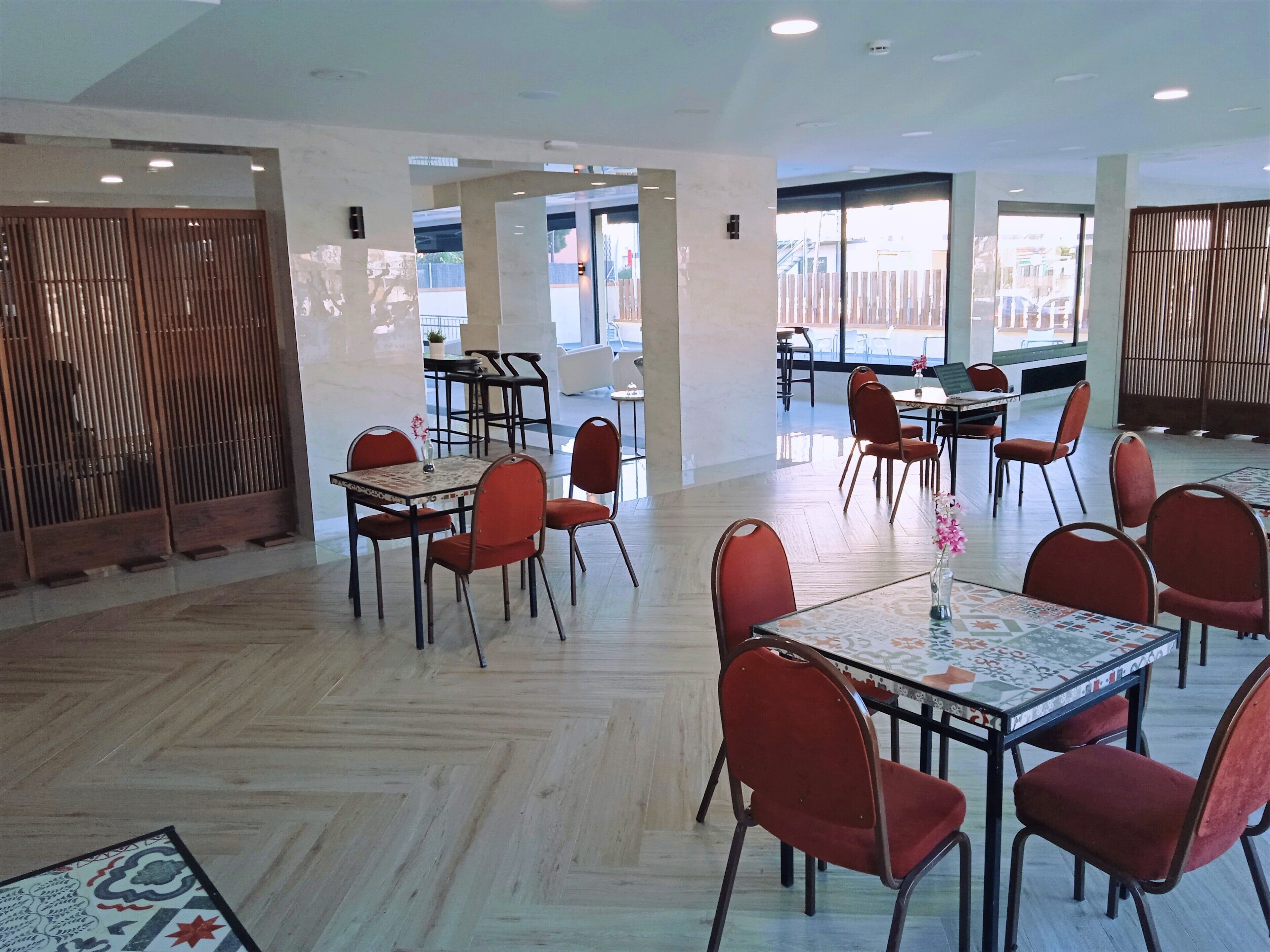 daily buffet breakfast (eur 14 per person)