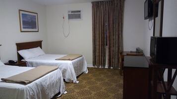 Ropa de cama de alta calidad, escritorio, wifi gratis y ropa de cama