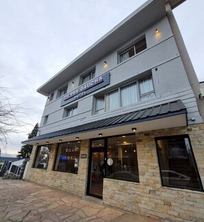 Exterior - Hotel Tierra Gaucha (San Carlos de Bariloche)
