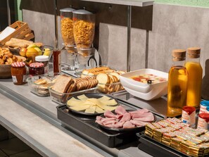 Frokostbuffé hver dag (mot et tillegg)