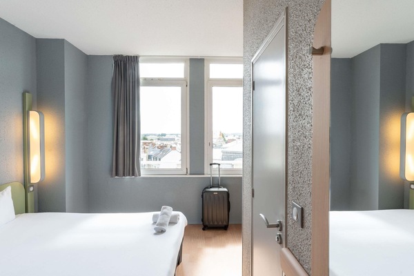 Double Room | Cribs (free), WiFi (free), bed sheets