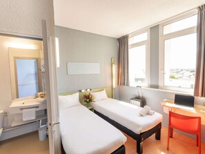 Twin Room, 2 Twin Beds | Free cribs/infant beds, free WiFi, bed sheets - ibis budget Le Mans Centre (Le Mans)