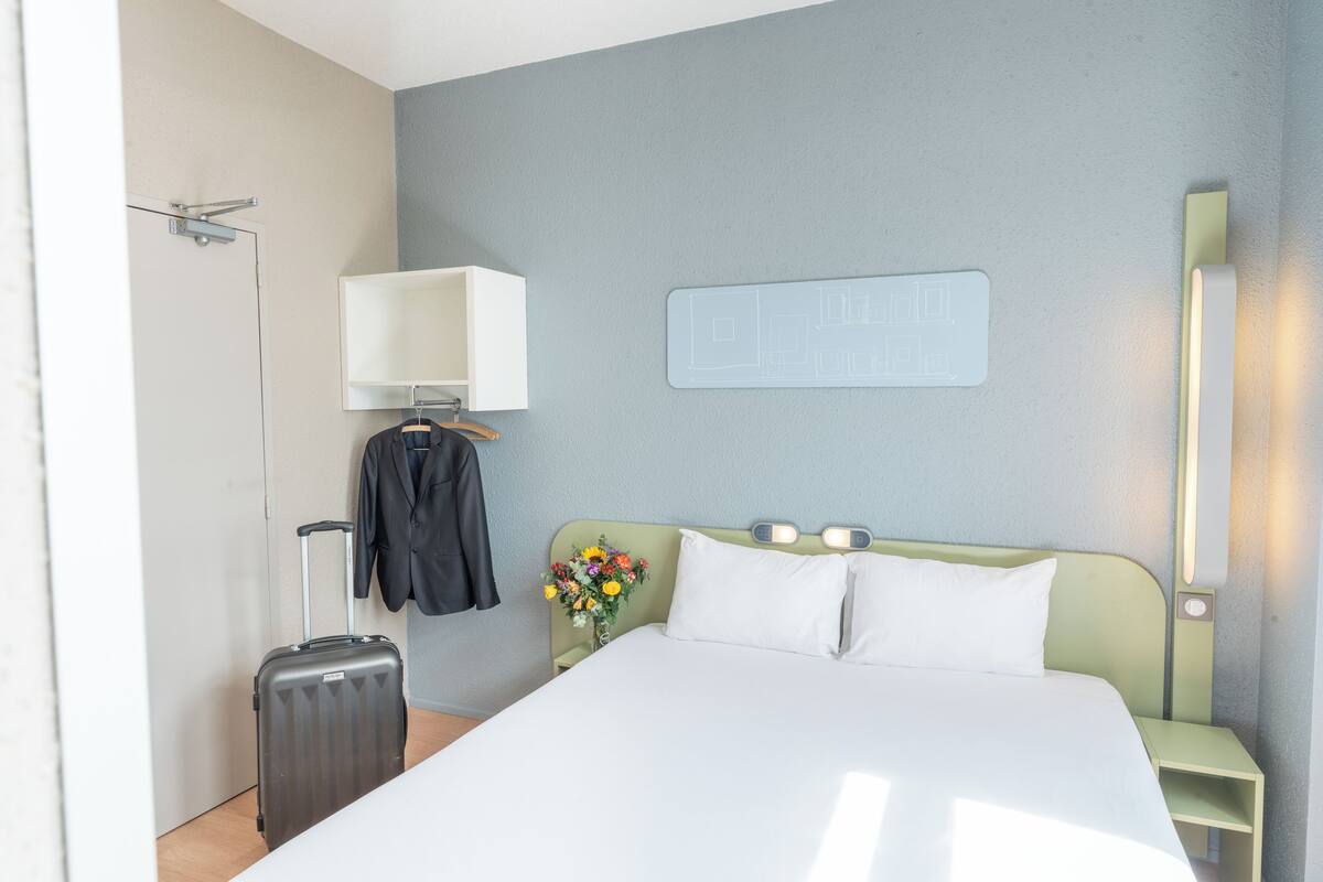 Double Room | Free cribs/infant beds, free WiFi, bed sheets
