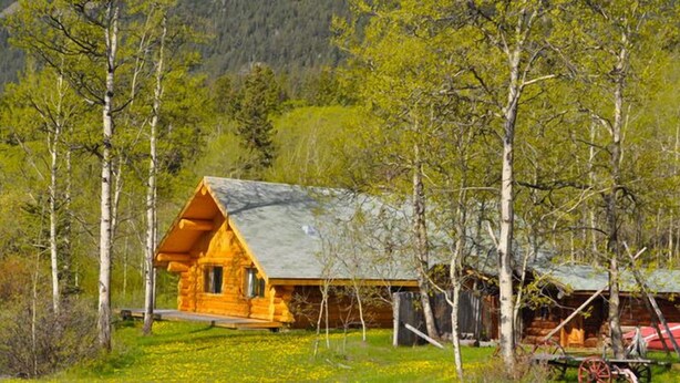 Exterior - Chilko Lake Lodge (Chilko Lake)