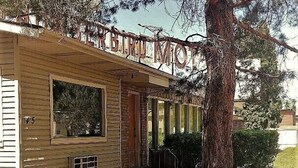 Front of property - Thunderbird Motel (Pocatello)
