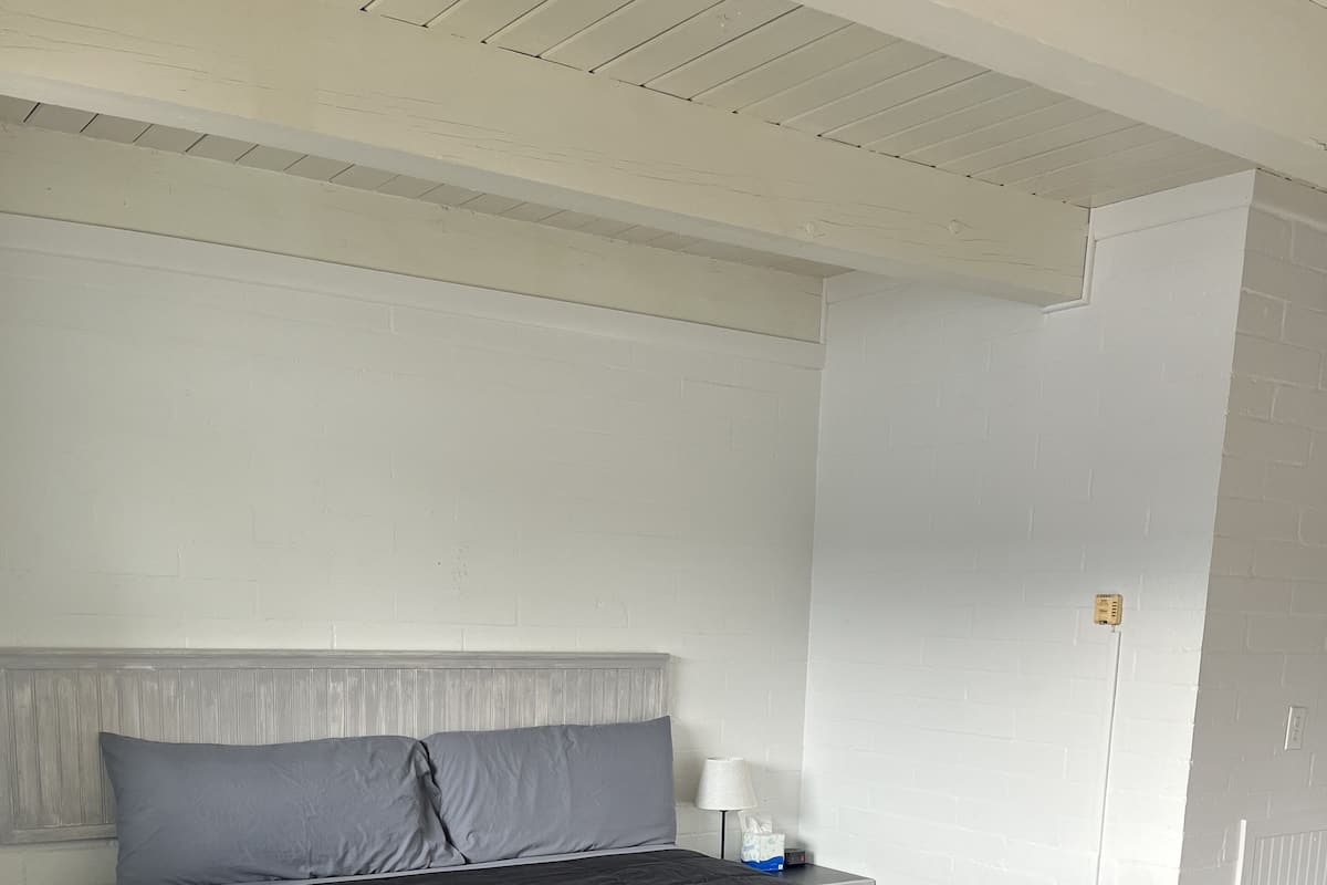 Caja de seguridad en la habitación y escritorio 