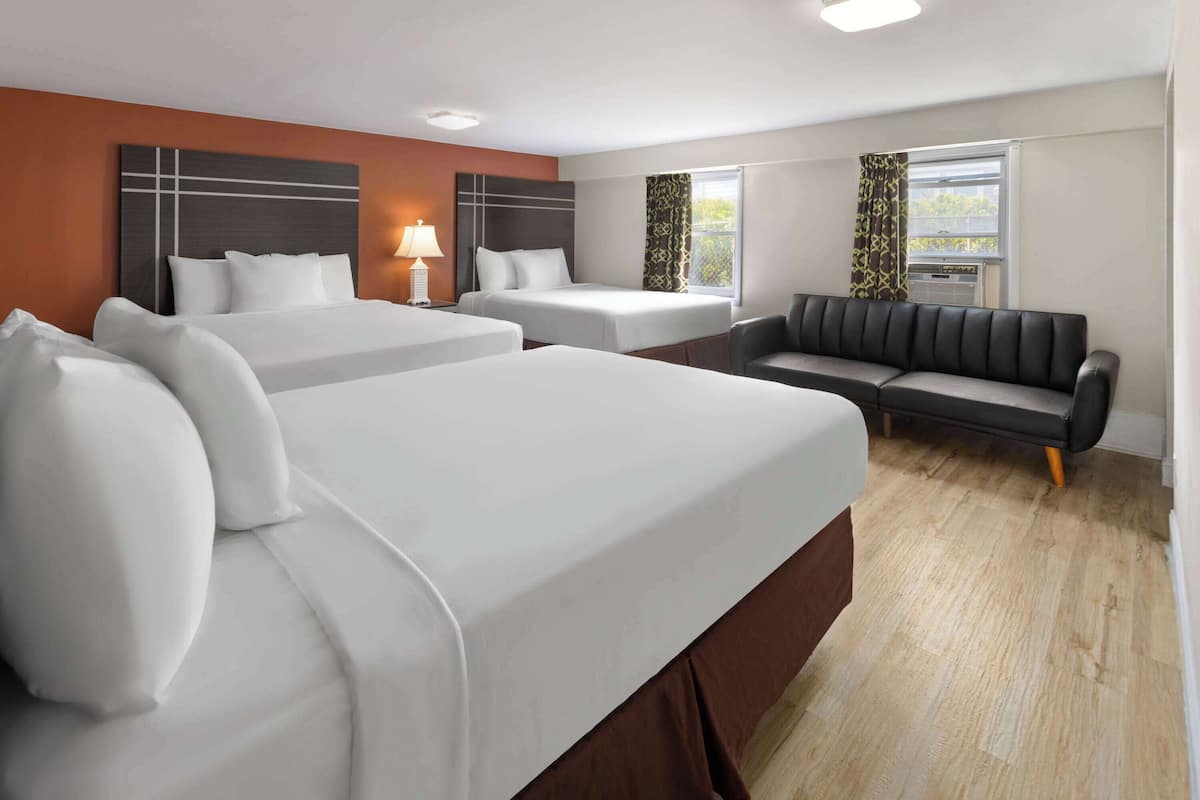 Suite, 1 Bedroom, Non Smoking | 1 bedroom, premium bedding, free WiFi