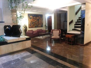 Sala de estar en el lobby