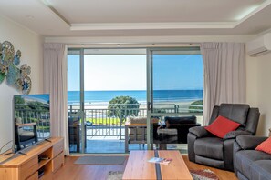 Deluxe-Apartment, 1 Schlafzimmer, Meerblick | Wohnbereich