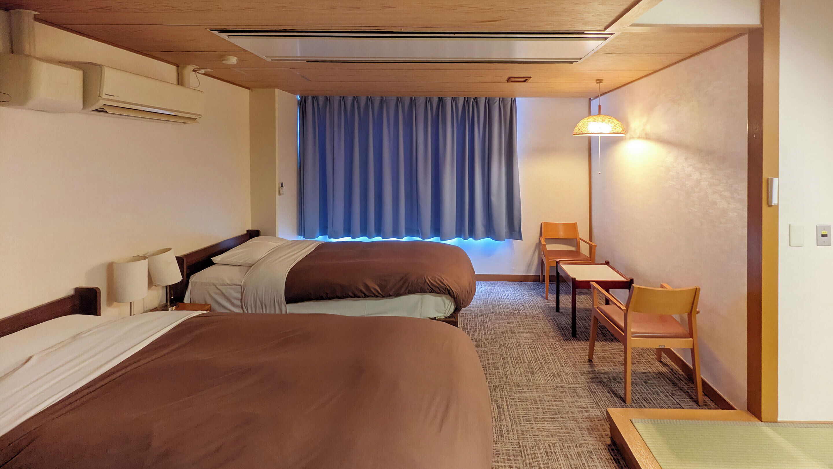 In-room safe, desk, free WiFi