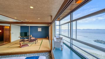 Junior-Suite, Nichtraucher (Japanese Western Style, with Bath) | Zimmersafe, Schreibtisch, kostenloses WLAN