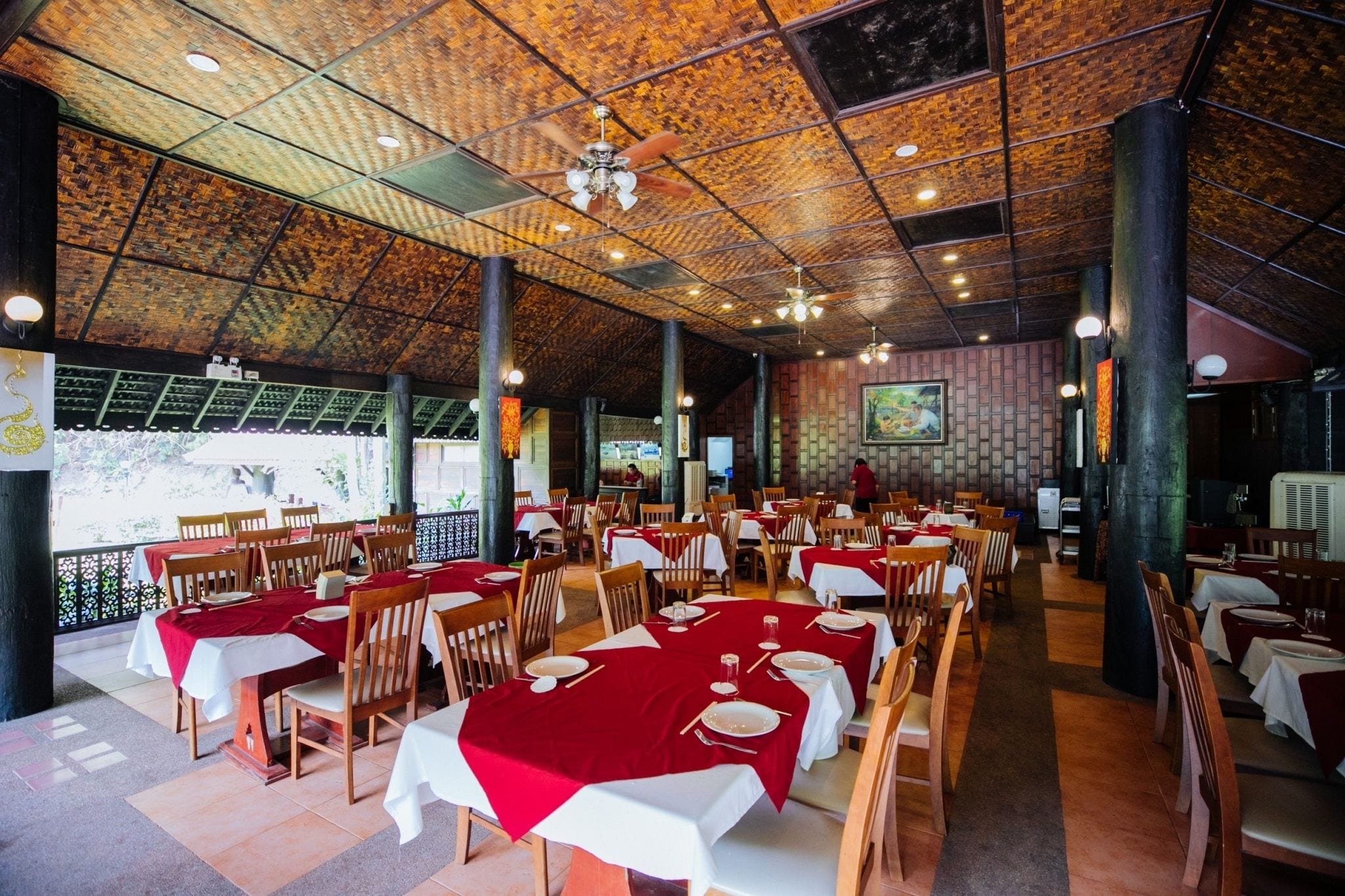 Breakfast, lunch, dinner served; Thai cuisine 