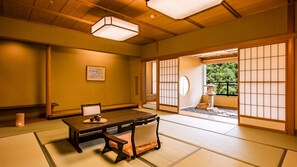 Suite, no fumadors, vistes al jardí (Kasen, with Bath) | 1 dormitori, caixa forta a l'habitació, escriptori i wifi gratuïta 