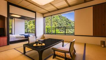 Superior Japanese-Western-Style full Double Bed Room(Garden View) - Indoor Bath - Non-Smoking | 1 bedroom, in-room safe, desk, free WiFi