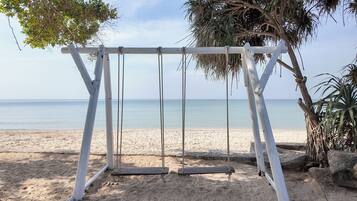 Private beach nearby, kayaking, rowing