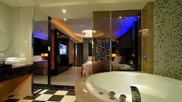 Separate tub and shower, jetted tub, rainfall showerhead
