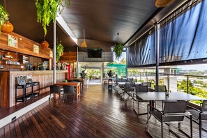 Aamiainen, lounas ja illallinen; thaimaalainen keittiö 