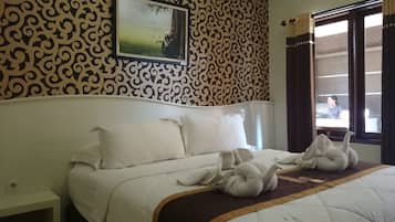 Kamar Deluks | Meja kerja dan Wi-Fi gratis