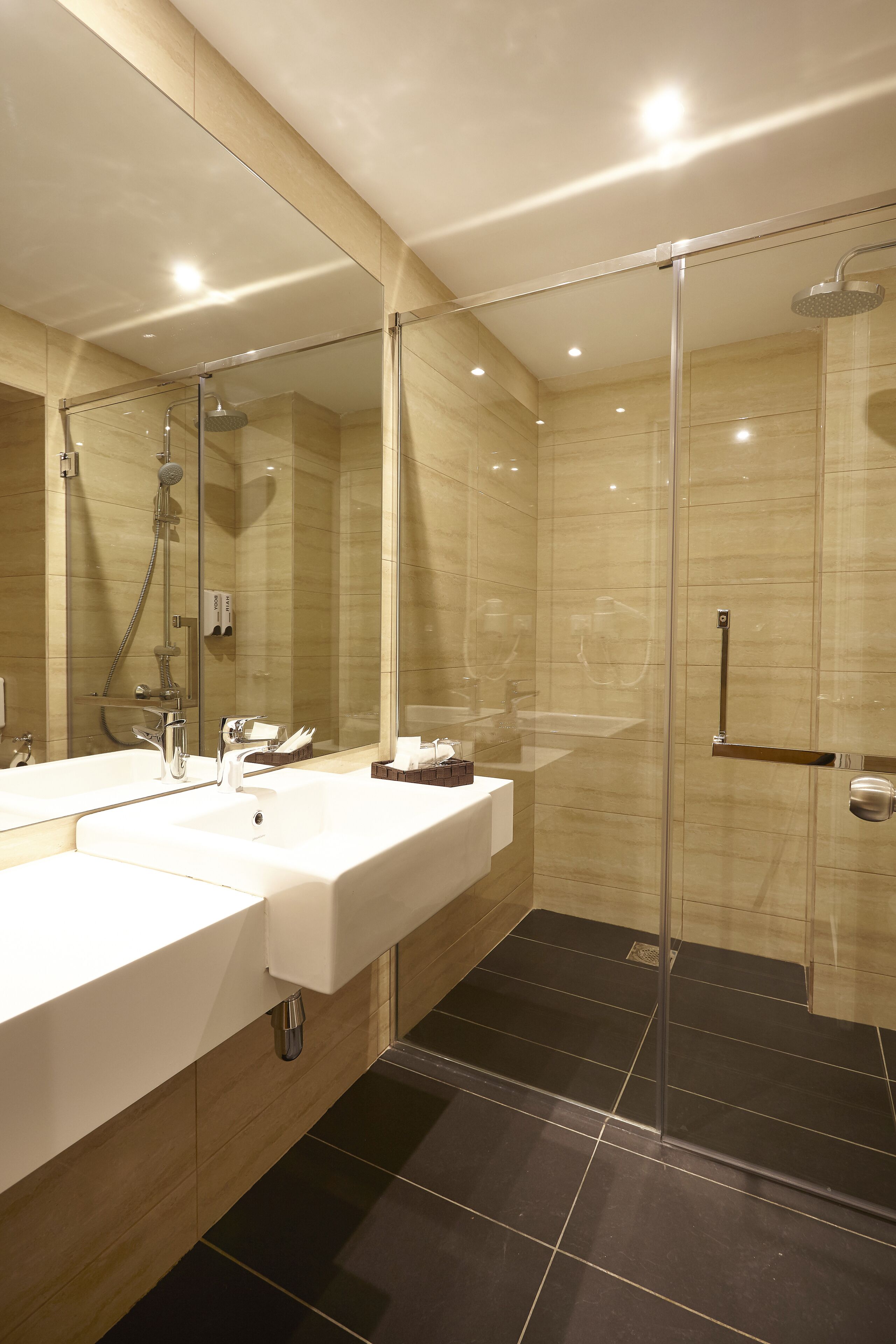 Photo - Hotel Six Seasons @ Mid Valley