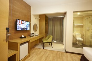 Deluxe King Room | Living room - Hotel Six Seasons (Kuala Lumpur)